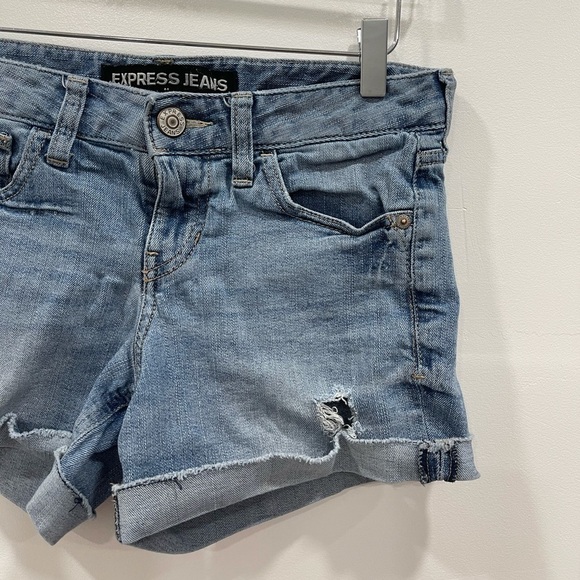 Express Denim Raw Hem Cuffed Shorts Light Wash 2 - Picture 2 of 6